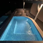 New Sostis & Private Hot Tub * Mesaria