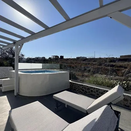 New Sostis & Private Hot Tub