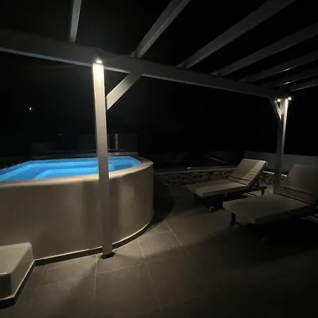 New Sostis & Private Hot Tub