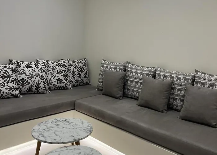 New Sostis & Private Hot Tub *