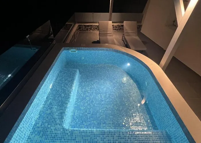 New Sostis & Private Hot Tub * Mesaria