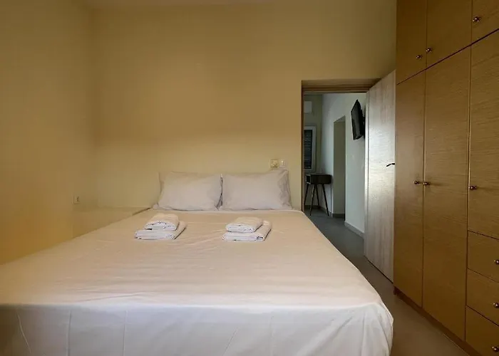 New Sostis & Private Hot Tub Villa