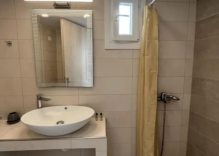 New Sostis & Private Hot Tub Villa *