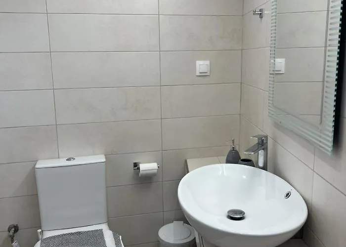 New Sostis & Private Hot Tub Vila